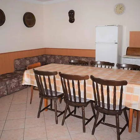 In - Balaton 40757 Nyaraló *