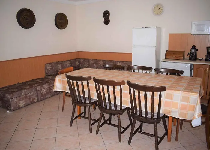 In - Balaton 40757 Case de vacanță *